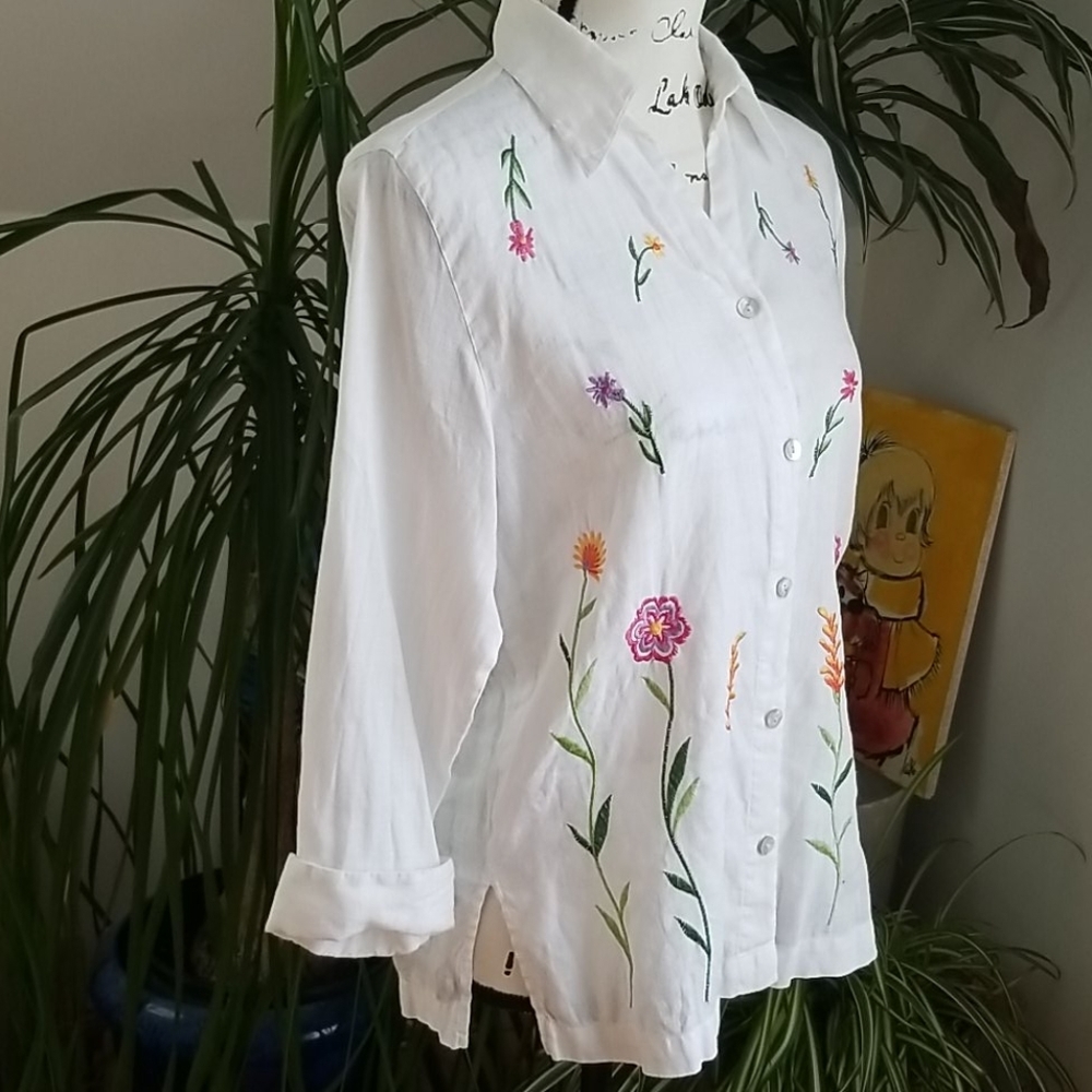 Dress barn white embroider linen 3/4 sleev blouse